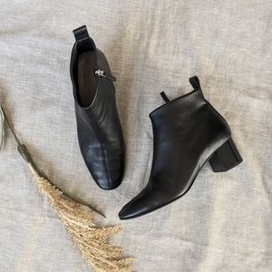 Everlane The day boot black leather